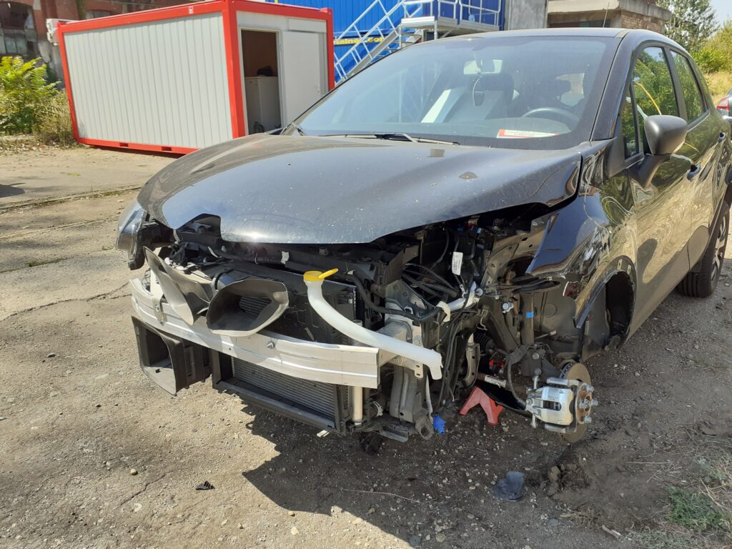 Renault-Captur-Reparatie-Tinichigerie-Vopsitorie-Auto